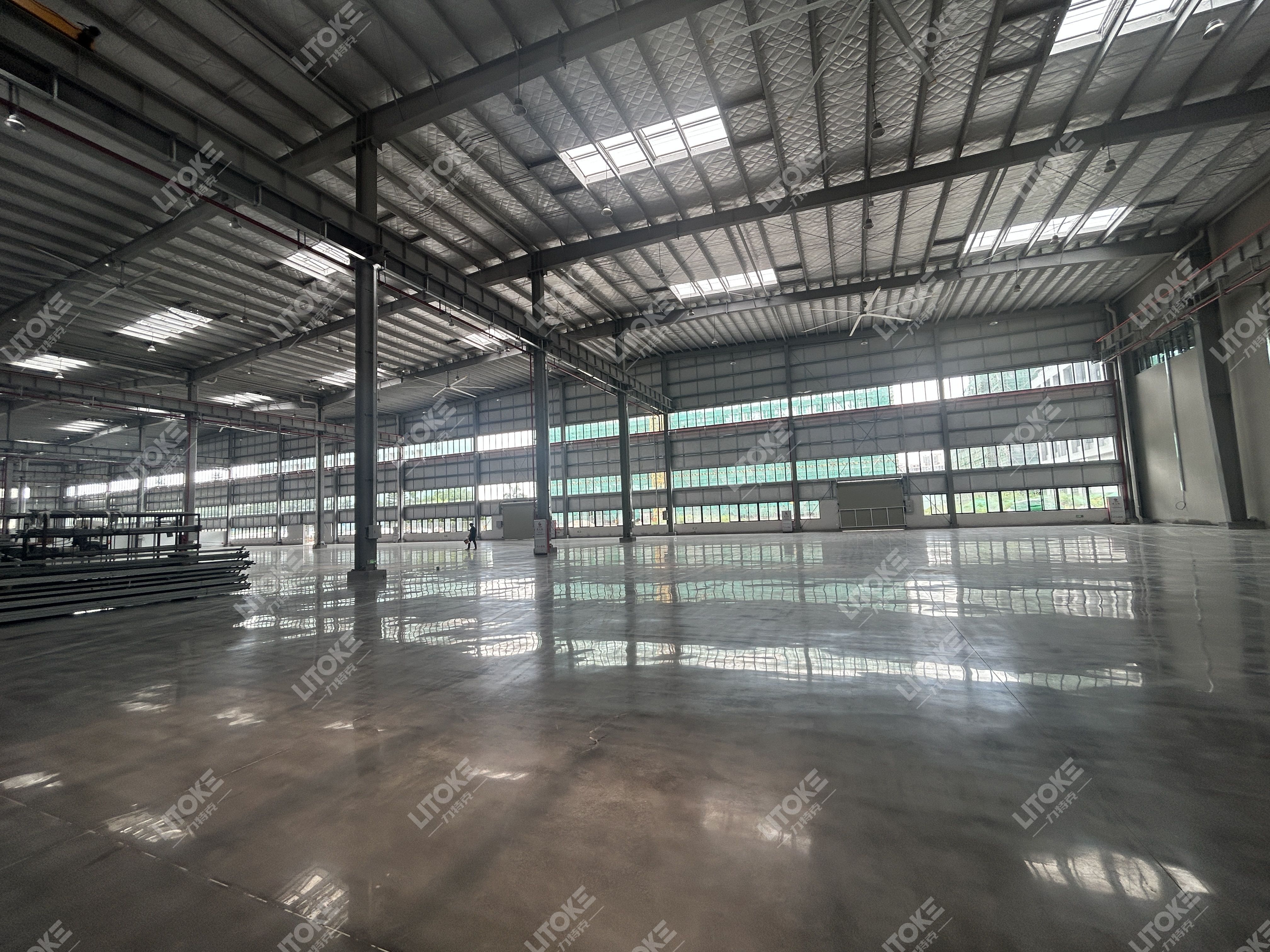 廠房車間地坪選擇指南：為什么都說固化地坪最實(shí)用？
